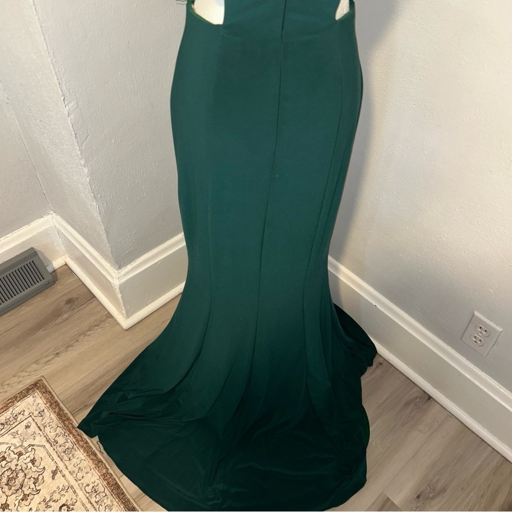 Faviana Deep V after dark Green Backless Gown - Picture 4 of 6